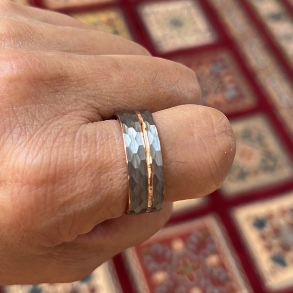 Rose Gold 8mm Tungsten Wedding Band hammer cut - Picture 13 of 15